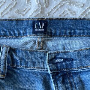 GAP Bermuda Jean shorts size 32 Tall